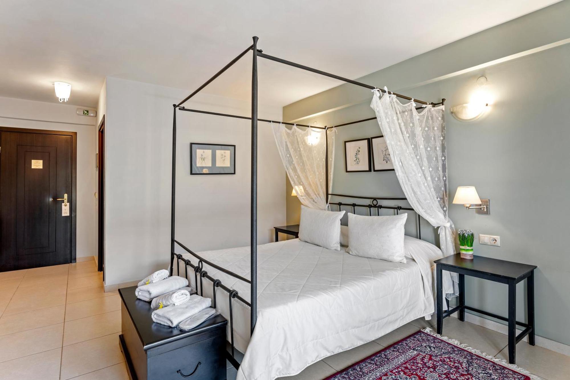 Aerinon Hotel 3*